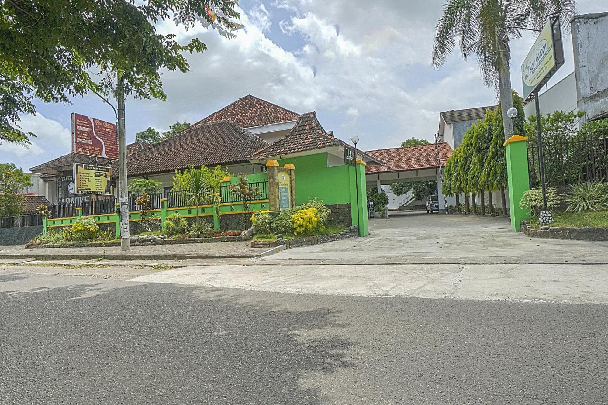 Oyo Life 90589 Palem Garden Hotel Tulungagung Eksteriør bilde