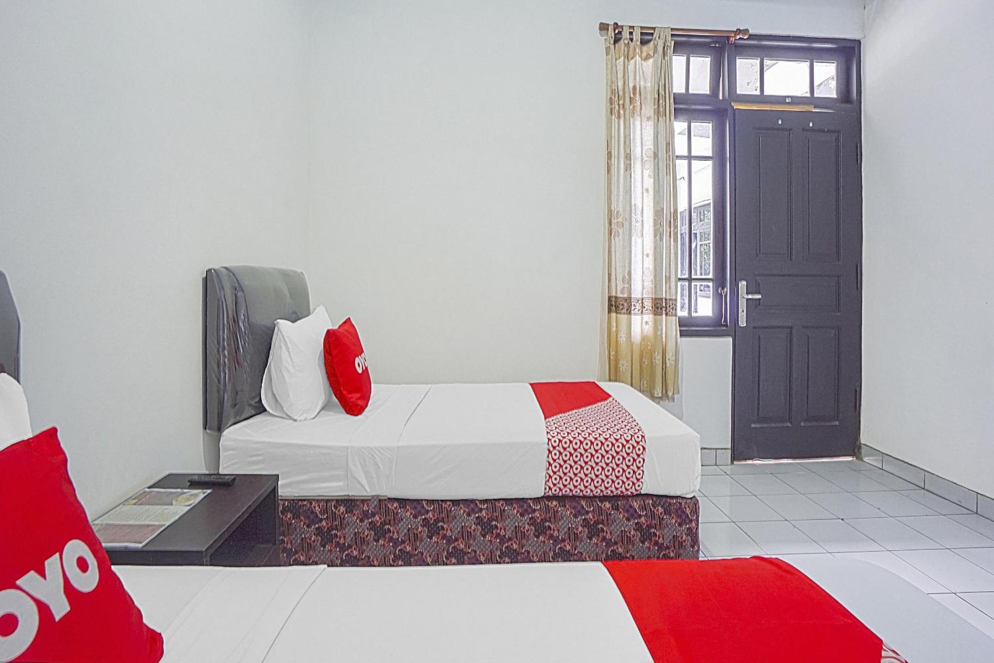 Oyo Life 90589 Palem Garden Hotel Tulungagung Eksteriør bilde