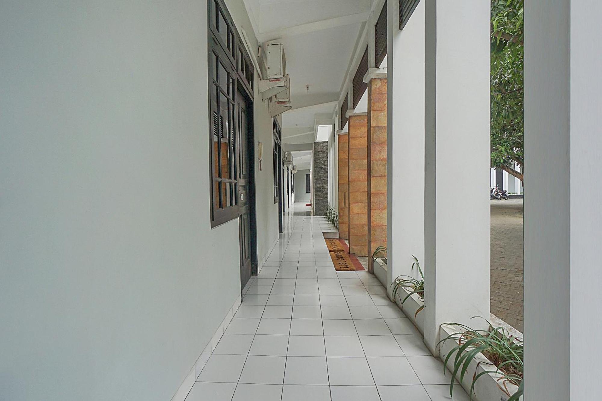 Oyo Life 90589 Palem Garden Hotel Tulungagung Eksteriør bilde